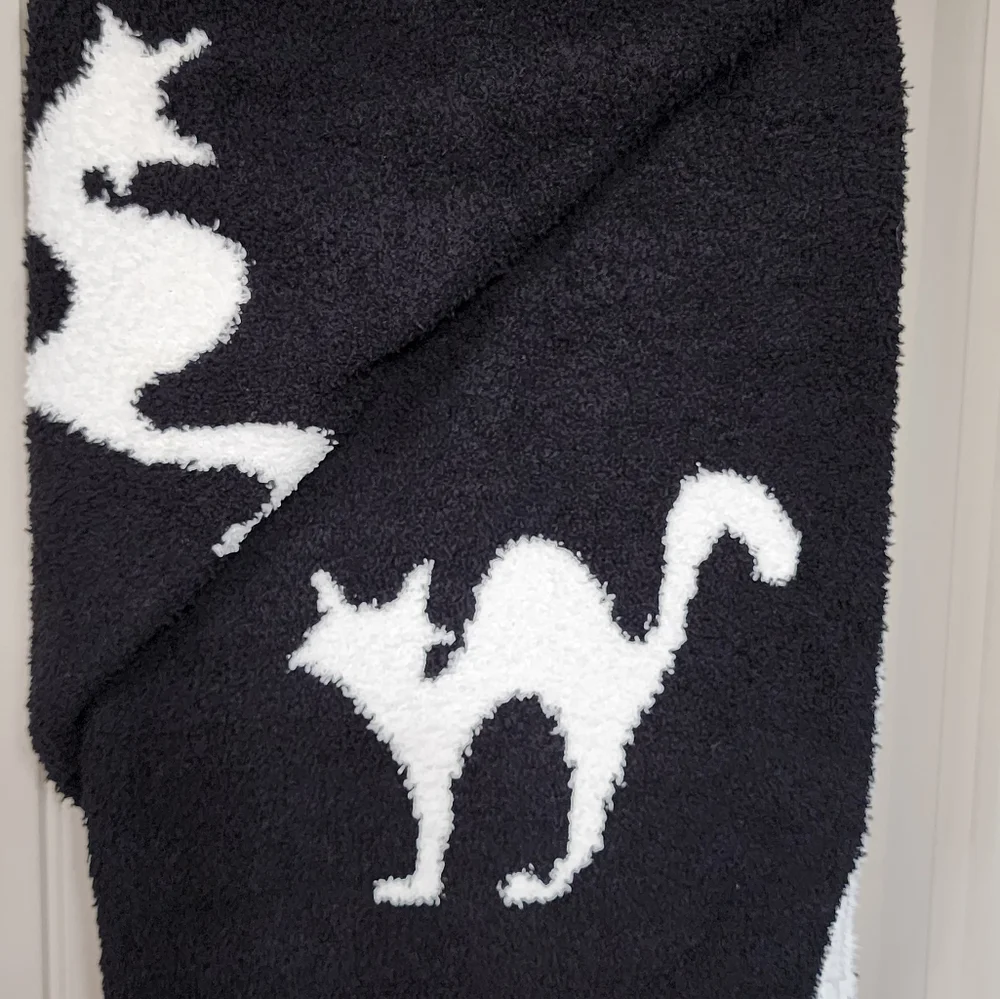 Novogratz Black Cat Sherpa Throw Blanket Reversible